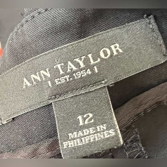ANN TAYLOR Black Pants - Picture 2 of 2